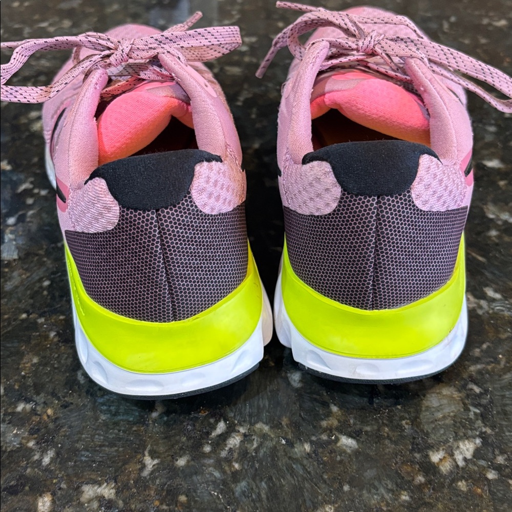 Like New Nike renew 2 trainers! Women’s 7 - Picture 7 of 10
